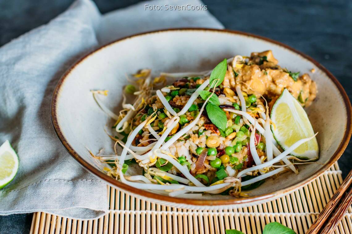 Veganes Rezept: Gebratener Reis mit Erdnuss-Tofu 3