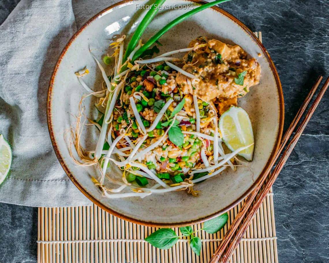 Veganes_Rezept:_Gebratener_Reis_mit_Erdnuss_Tofu_neu 3