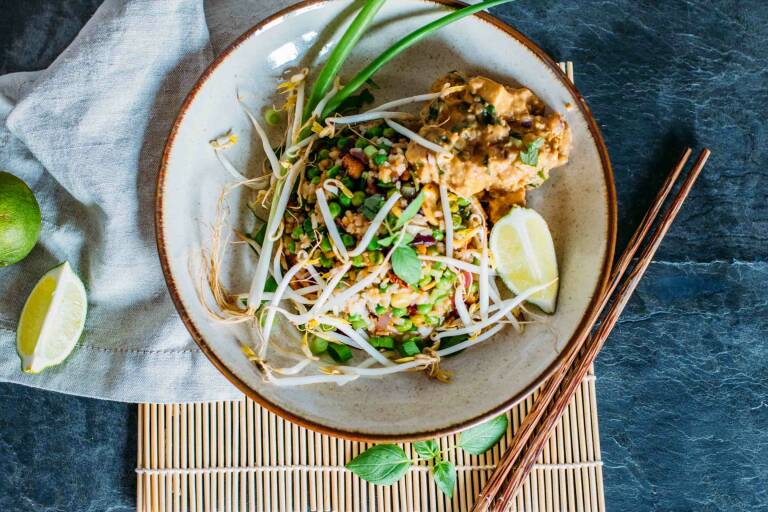Veganes Rezept: Gebratener Reis mit Erdnuss-Tofu 1