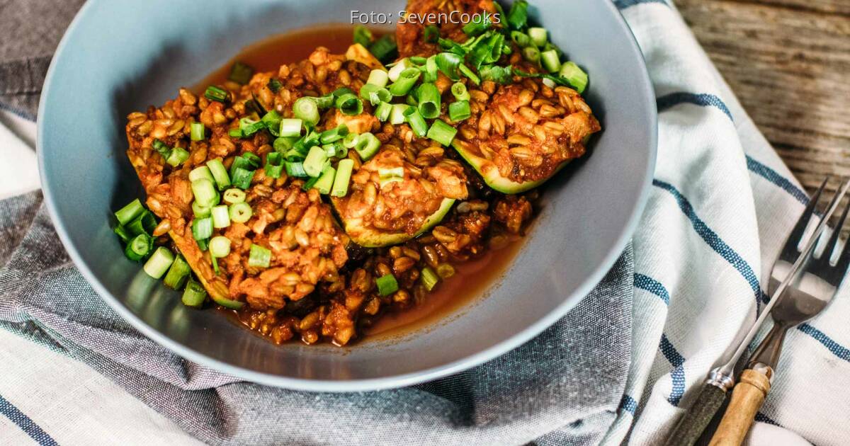 Gefüllte Zucchini mit Grünkern