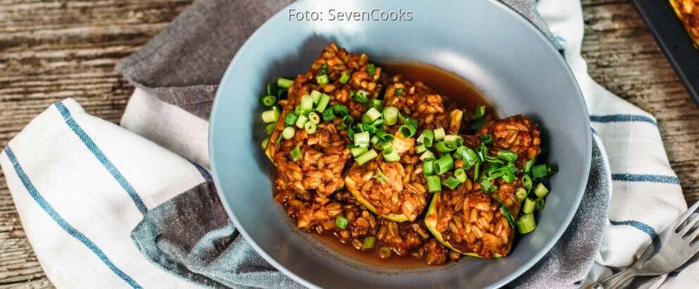 Veganes Rezept: Gefüllte Zucchini mit Grünkern_2