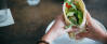Fertiges Rezept: Gemüse-Wraps mit Guacamole und Hummus_1