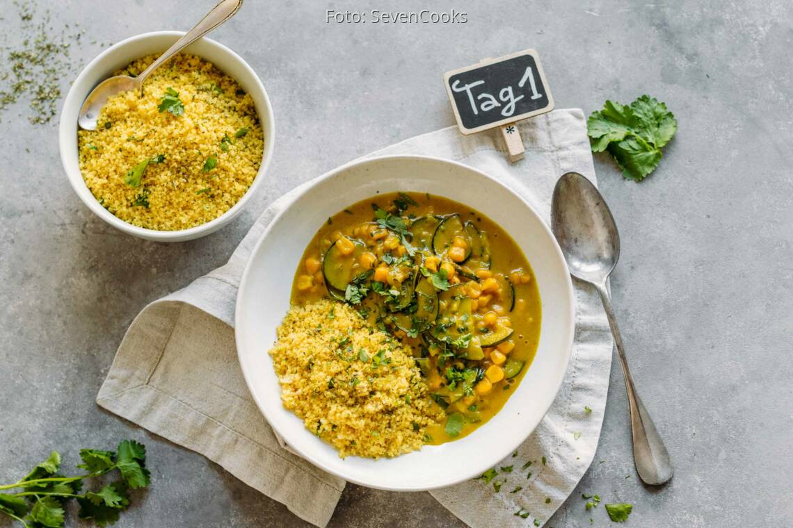 Veganes Rezept: Golden Meal-Prep 1: Curry mit Couscoussalat_1_Schild