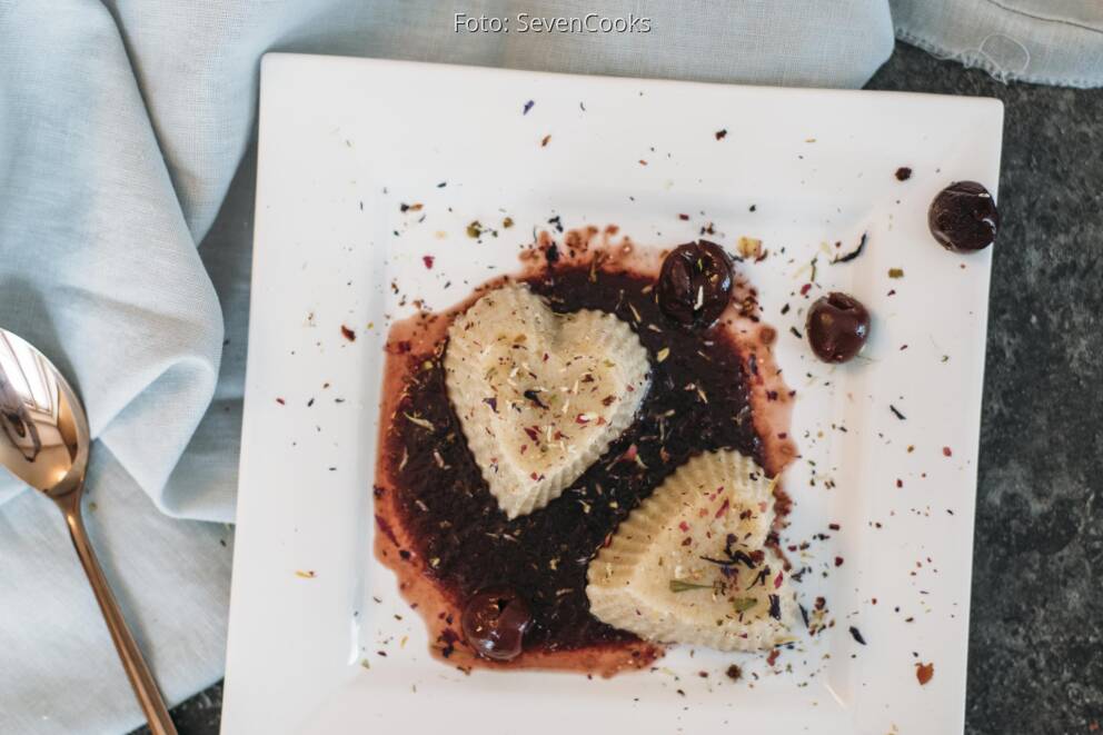 Grießbrei-Dessert mit Kirschkompott von SevenCooks