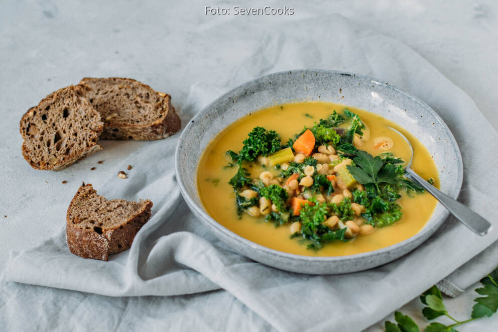 Grünkohlsuppe mit Cannellibohnen von SevenCooks