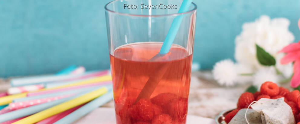 Veganes Rezept: Grüner Eistee mit Himbeeren_2