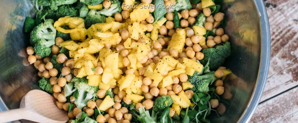 Veganes Rezept: Grüner Mango Gemüsesalat