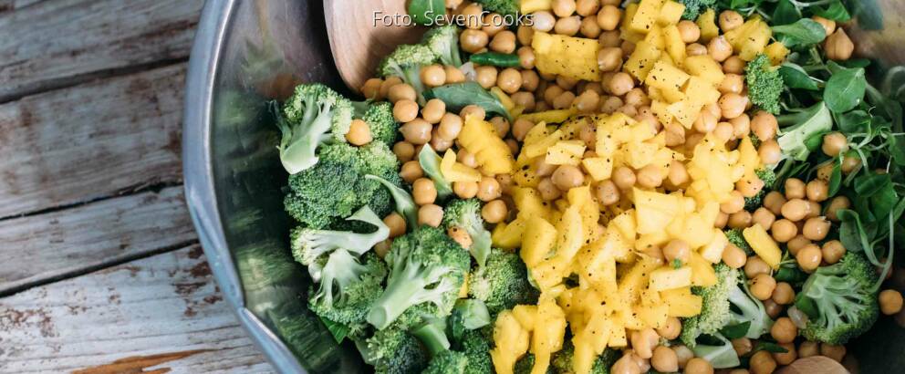 Veganes Rezept: Grüner Mango Gemüsesalat