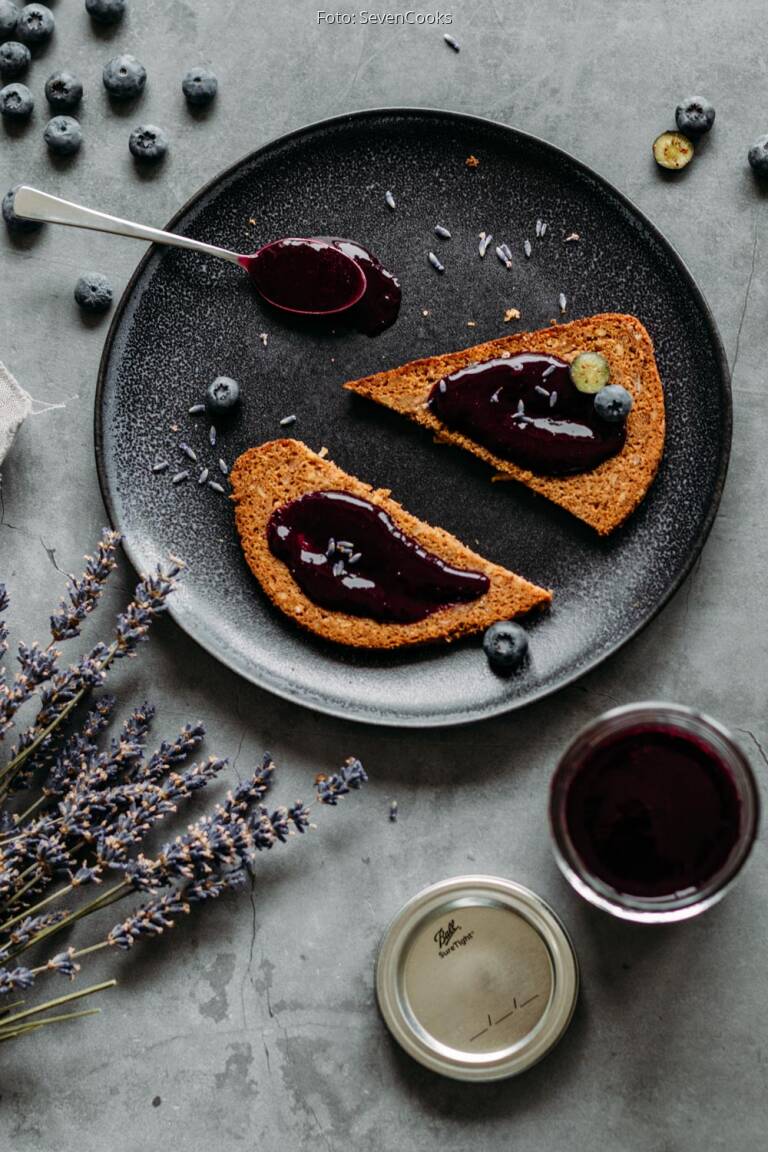 Feine Heidelbeermarmelade mit Lavendel von SevenCooks