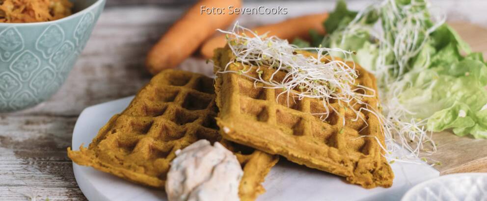 Veganes Rezept: Herzhafte Gemüsewaffeln mit Kräuterquark 2