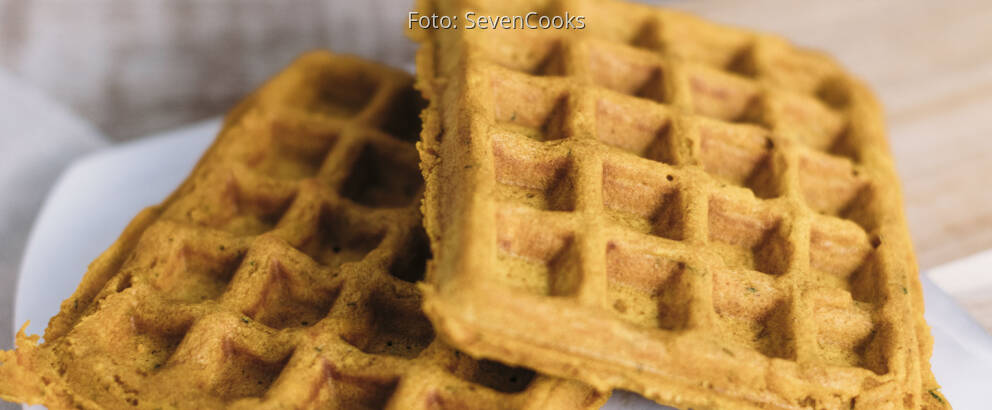 Veganes Rezept: Herzhafte Gemüsewaffeln mit Kräuterquark 3