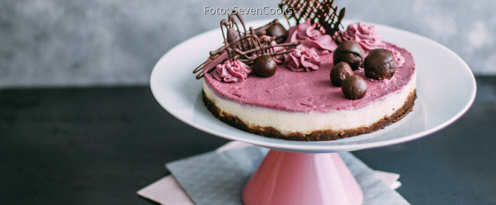Veganes Rezept: Himbeer-Rohkost-Torte