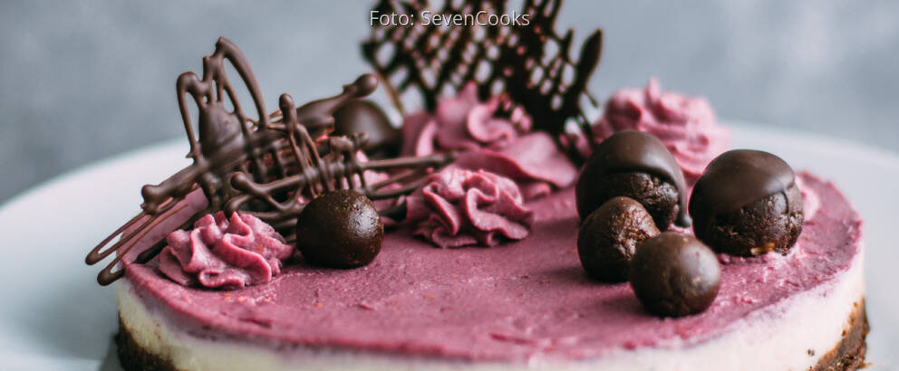 Veganes Rezept: Himbeer-Rohkost-Torte