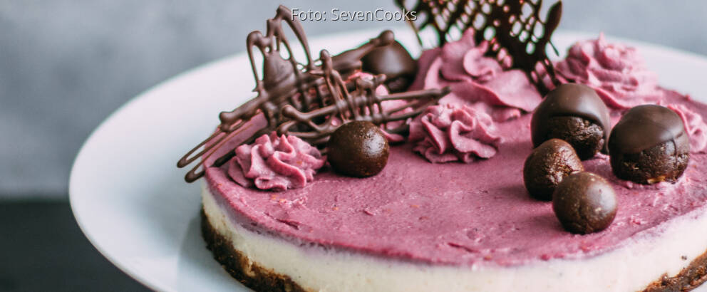 Veganes Rezept: Himbeer-Rohkost-Torte