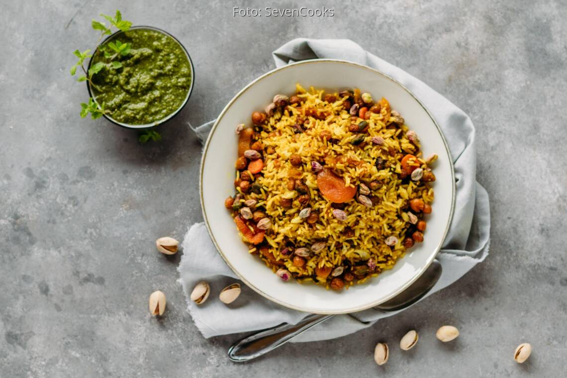 Veganes Rezept: Indisches Biryani mit Aprikosen und Pistazien 2