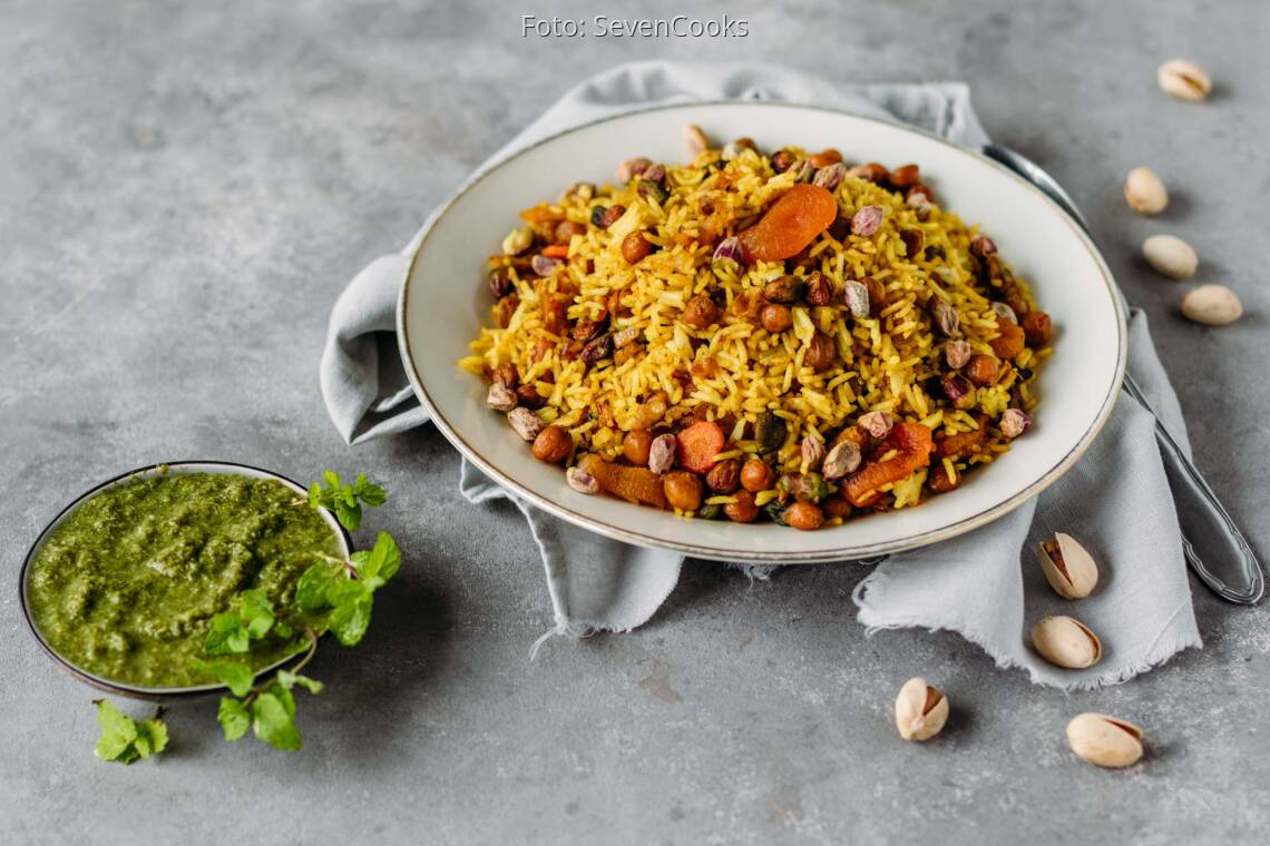 Veganes Rezept: Indisches Biryani mit Aprikosen und Pistazien 3