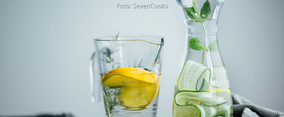 Veganes Rezept: Infused Water: Zitrone-Gurke-Minze