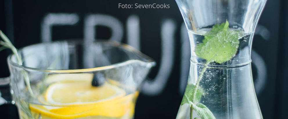 Veganes Rezept: Infused Water: Zitrone-Gurke-Minze