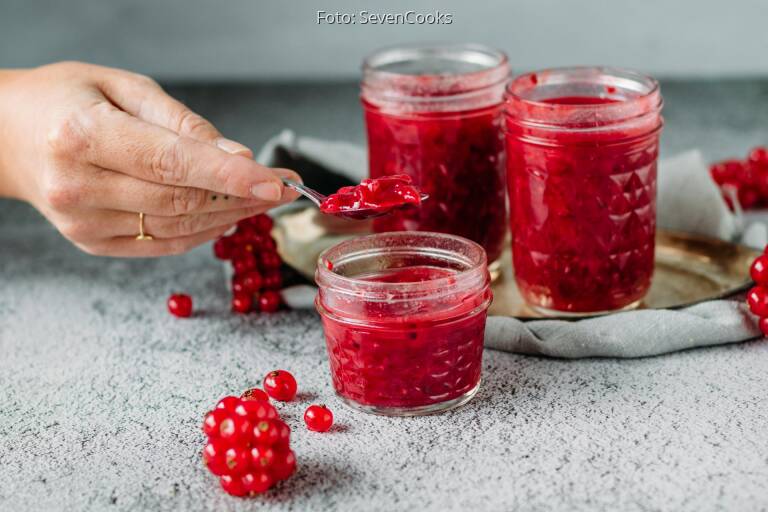 Johannisbeer-Konfitüre ohne Gelierzucker! von SevenCooks Johannisbeer-Konfitüre ohne Gelierzucker! von SevenCooks