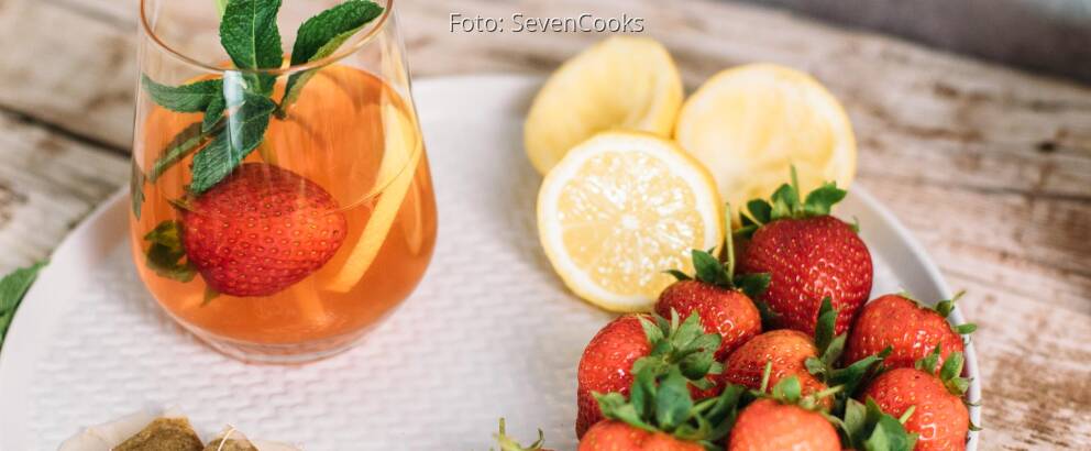 Veganes Rezept: Kamillen-Eistee mit Erdbeeren und Zitronengras
_1