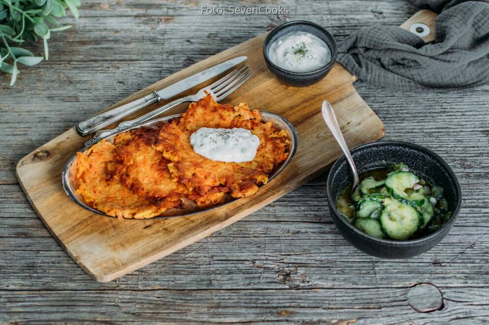 Karotten-Rösti mit Zaziki und Gurkensalat von SevenCooks