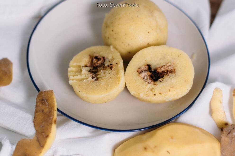 Kartoffelknödel aus gekochten Kartoffeln von SevenCooks