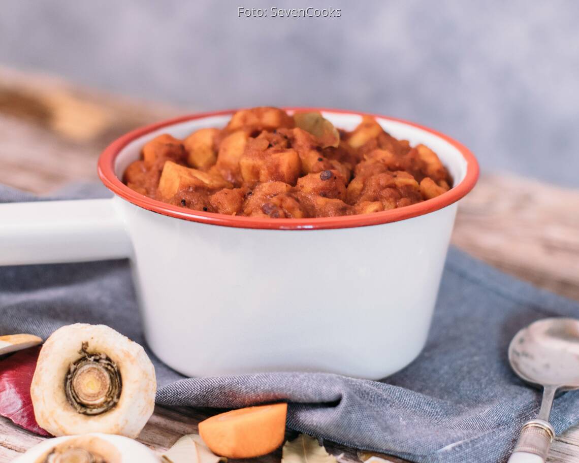 Veganes Rezept: Kartoffel-Pastinaken-Gulasch 3