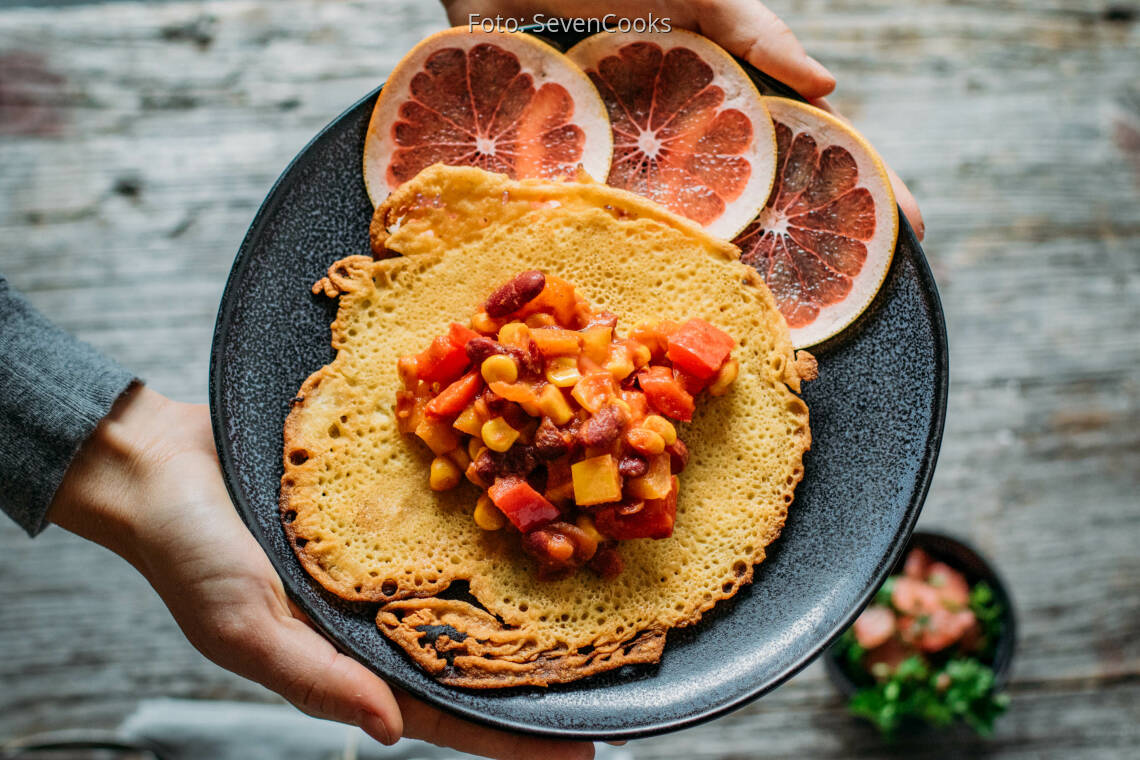 Veganes Rezept: Kichererbsen Pfannkuchen an Kidney Gemüse und Grapefruit