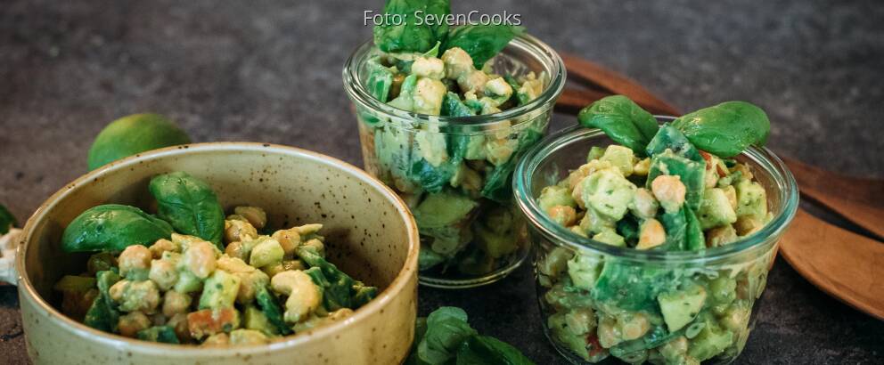 Fertiges Rezept: Kichererbsensalat mit Avocado-Dressing_1