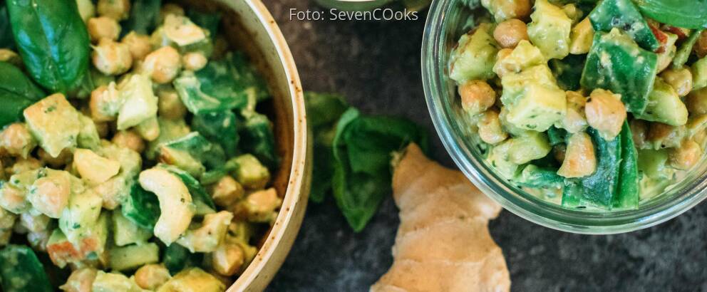 Fertiges Rezept: Kichererbsensalat mit Avocado-Dressing_3