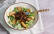 Veganes Rezept: Kopfsalat mit karamellisierten Birnen und Schmelzzwiebeln_1