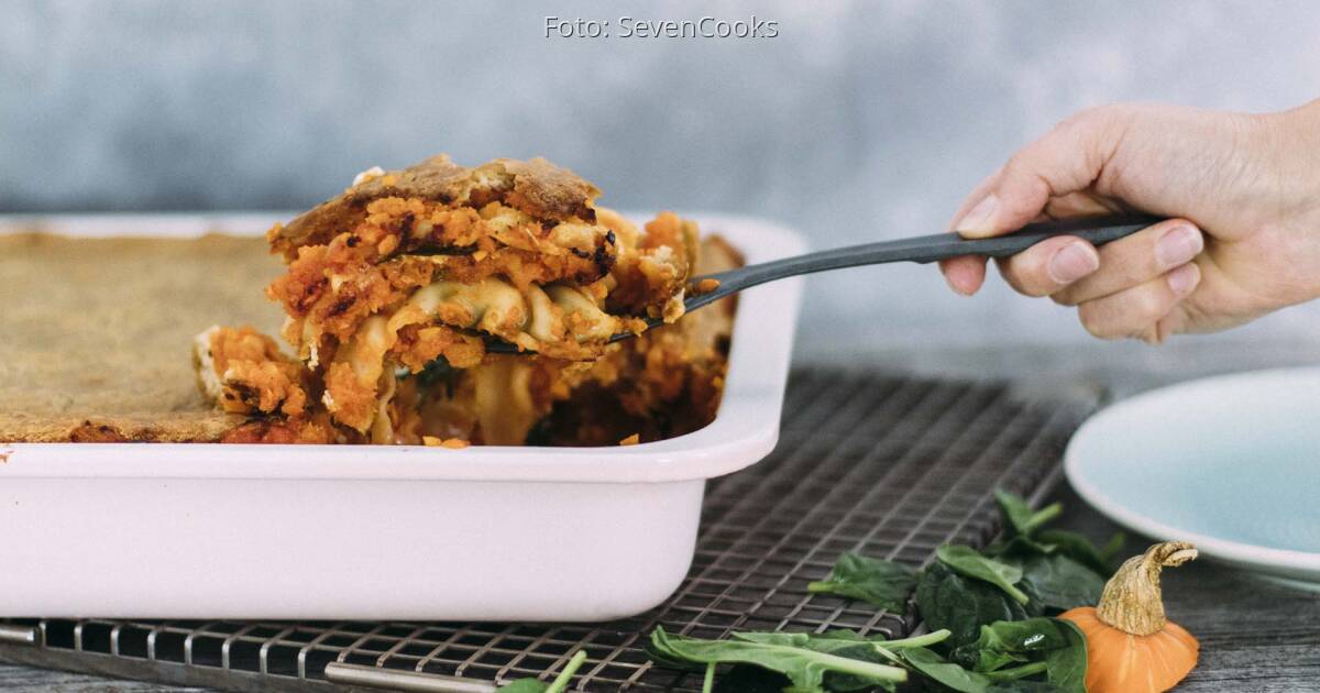 Vegane Kürbislasagne mit gesundem Spinat | SevenCooks
