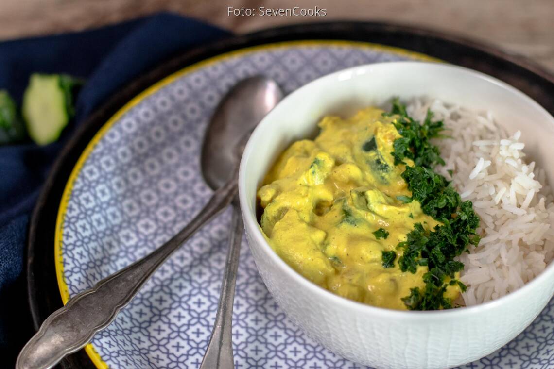 Veganes Rezept: Mandel Zucchini Curry mit Kichererbsen 2