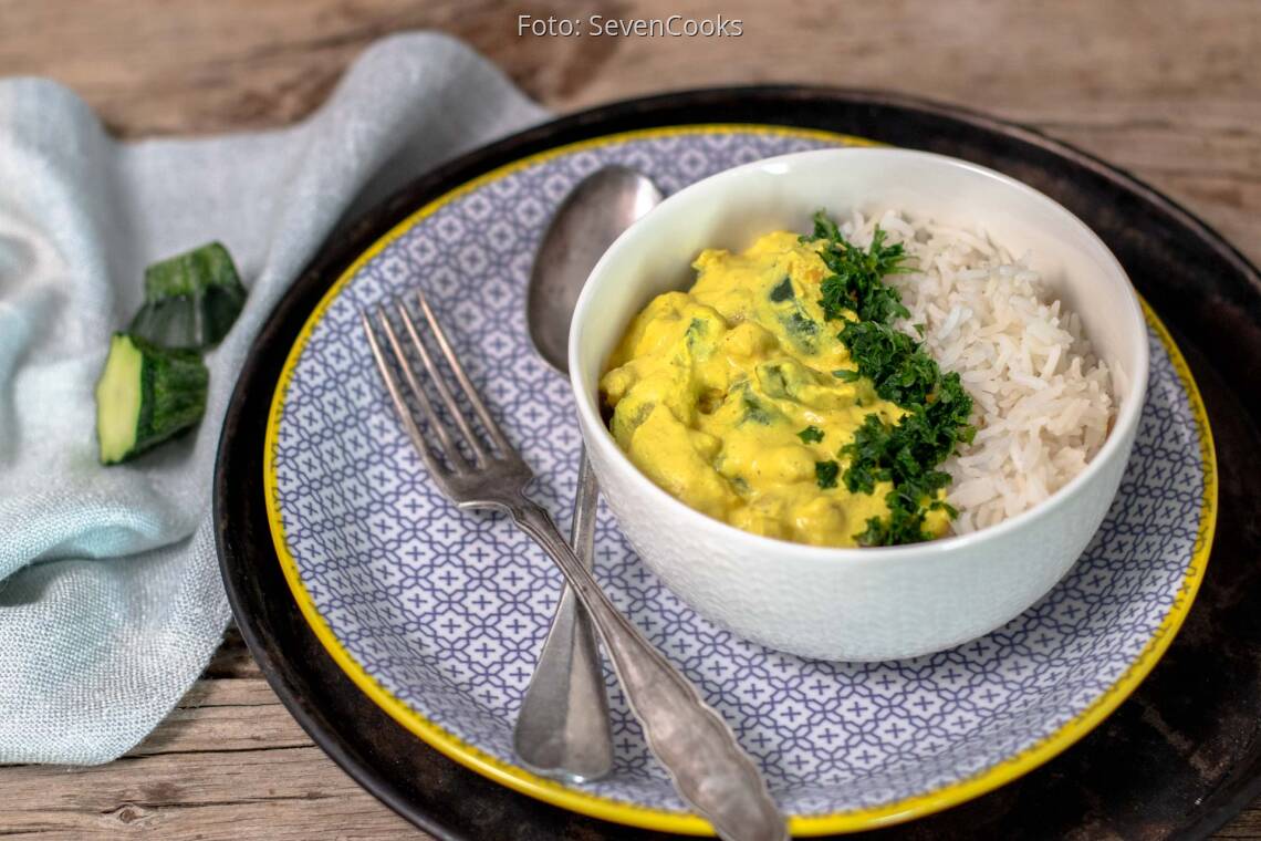 Veganes Rezept: Mandel Zucchini Curry mit Kichererbsen 2