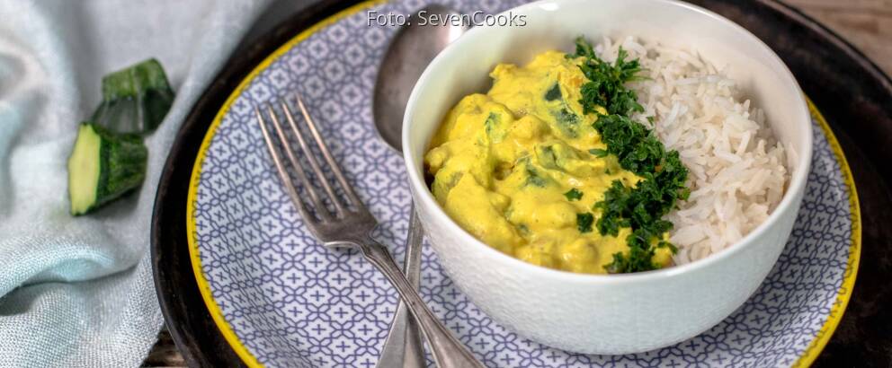 Veganes Rezept: Mandel Zucchini Curry mit Kichererbsen 2