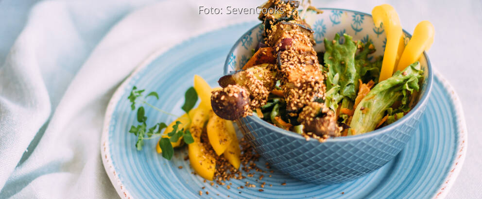 Veganes Rezept: Masala-Spieße im Gomasiomantel
