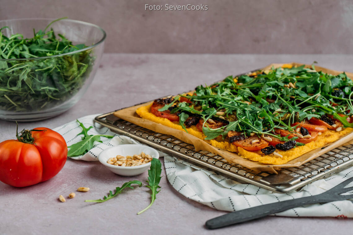 Veganes Rezept: Mediterrane Polenta-Pizza 2