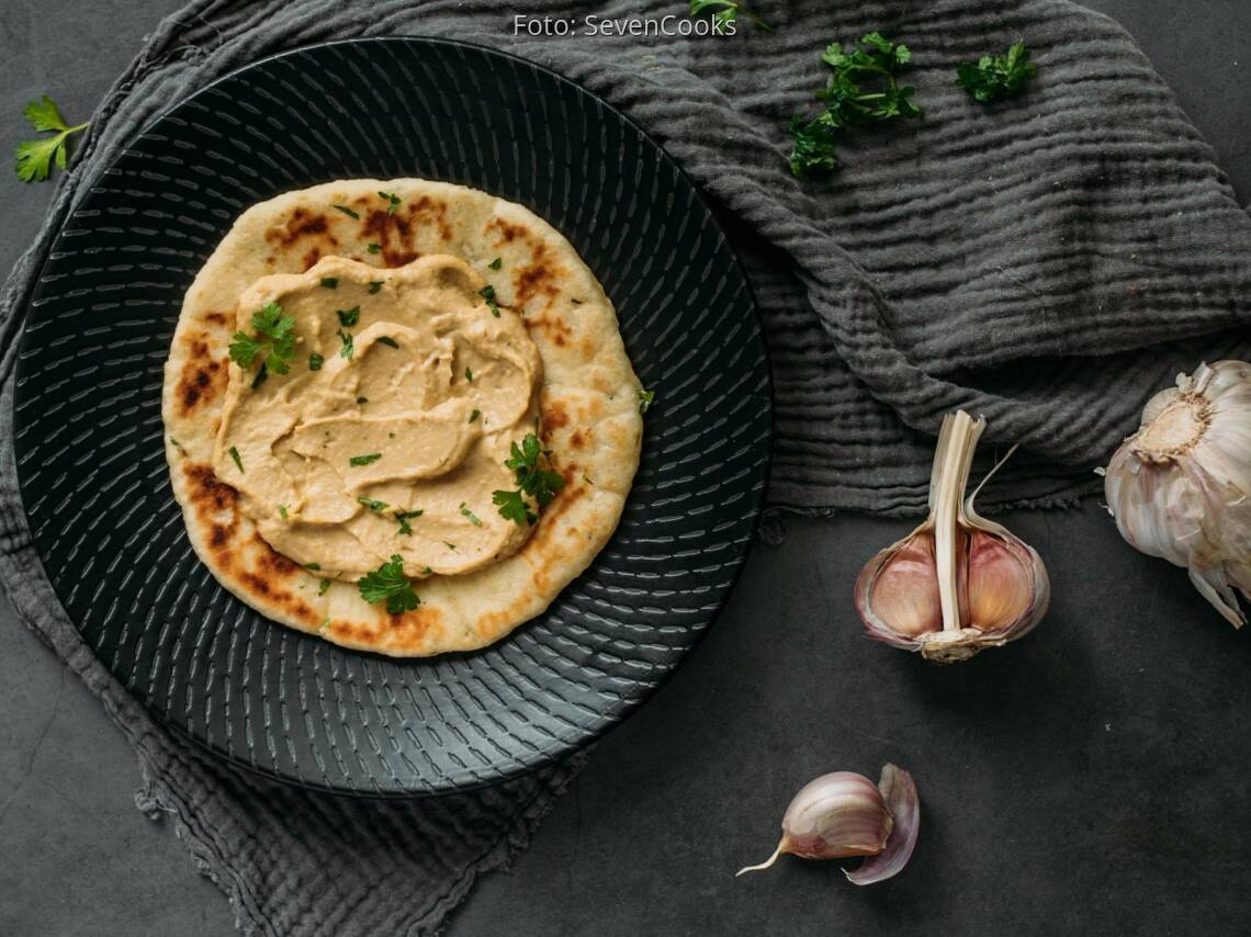 Veganes Rezept: Naan Brot mit Hummus