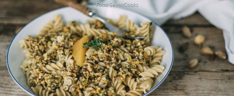 Veganes Rezept: Nudeln mit Pistazien-Haselnuss-Pesto_1