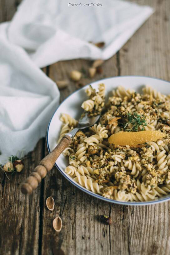 Nudeln mit Pistazien-Haselnuss-Pesto von SevenCooks