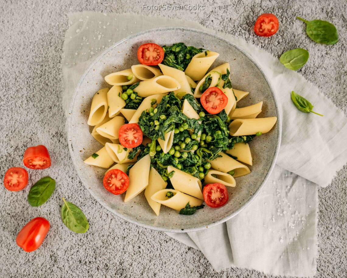Veganes Gericht: Nudeln mit Spinatsoße
