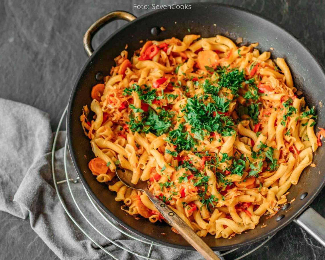 veganes_rezept__nudelpfanne_mit_spitzkohl_neu_1