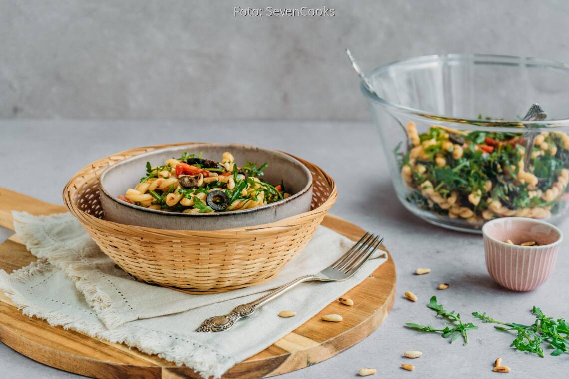 Veganes Rezept: Nudelsalat mit Pesto 2
