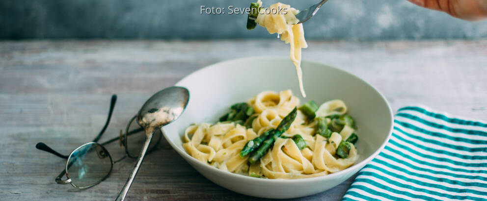 Veganes Rezept: One Pot Pasta mit grünem Spargel