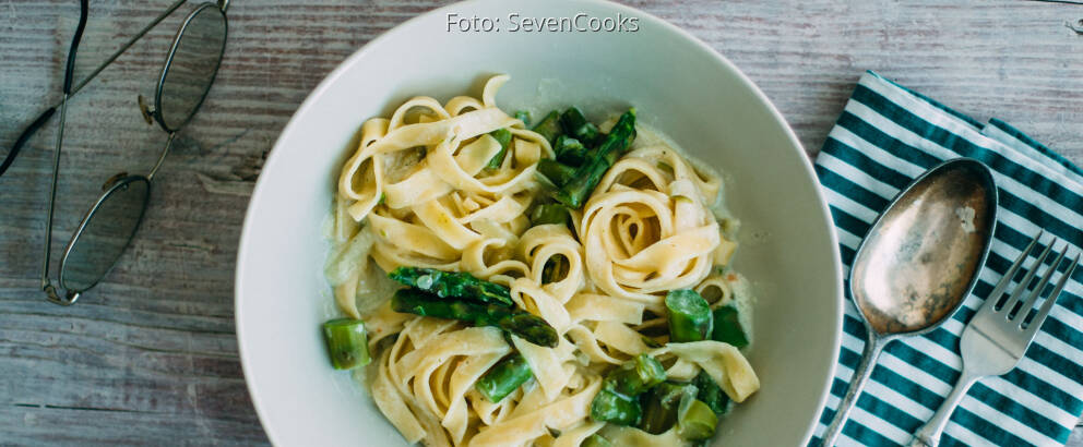 Veganes Rezept: One Pot Pasta mit grünem Spargel