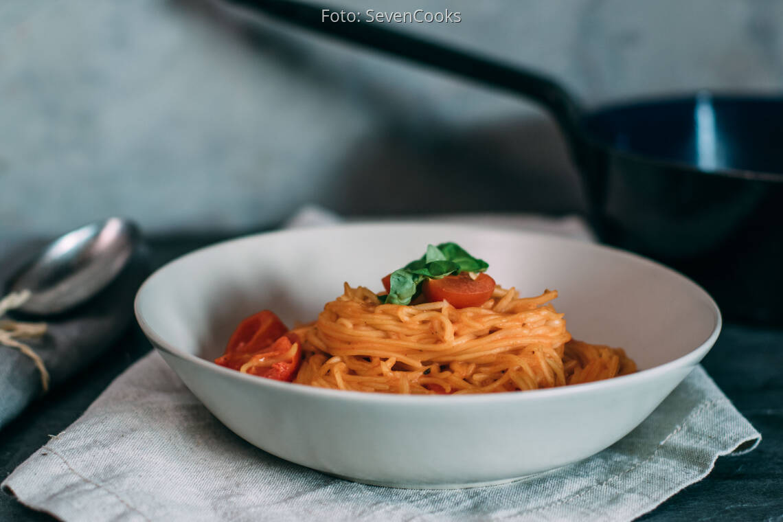 Veganes Rezept: One Pot Pasta mit Kirschtomaten und Basilikum_1