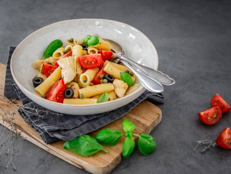 Veganes Rezept: One Pot Pasta mit Tomaten, Kapern und Artischocken 1