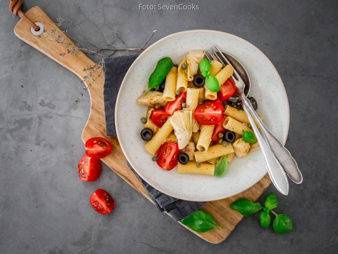Veganes Rezept: One Pot Pasta mit Tomaten, Kapern und Artischocken 2