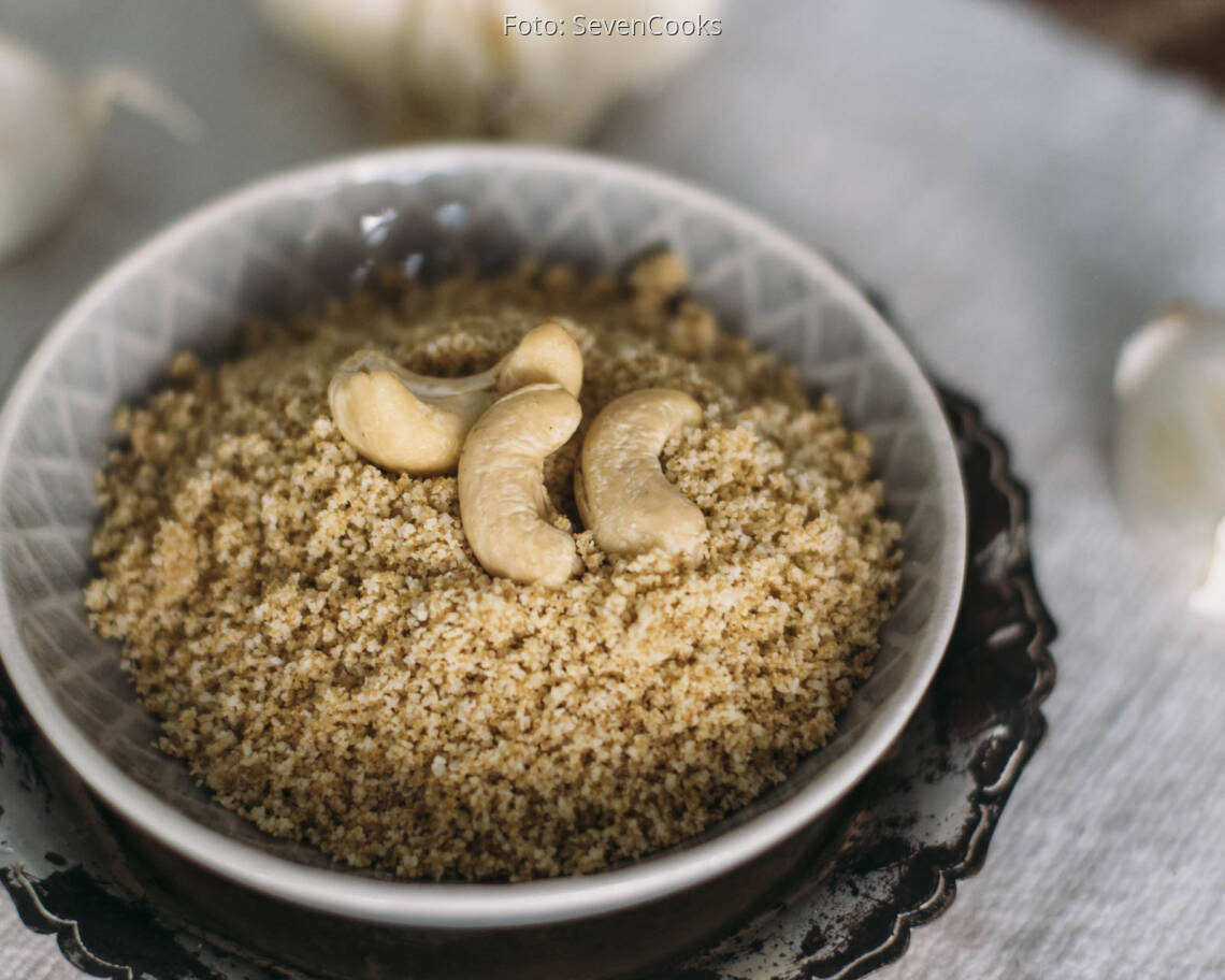 Veganes Rezept: Parmesan vegan 3
