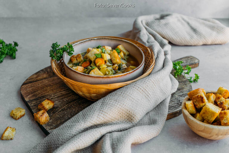 Porree Eintopf mit leckeren Croûtons - gesund und lecker von SevenCooks